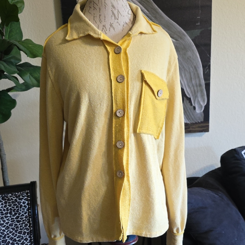 Hailey & Co Over Sized Butter Yellow Button-Up Shirt Shacket Chore Pocket